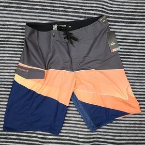 Quicksilver Men's Board Shorts Size 34